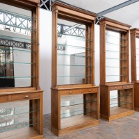 Anciens meubles de pharmacie - France 1920