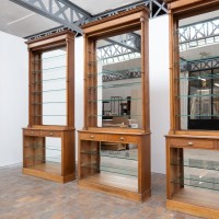 Anciens meubles de pharmacie - France 1920