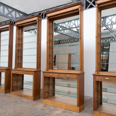 Anciens meubles de pharmacie - France 1920