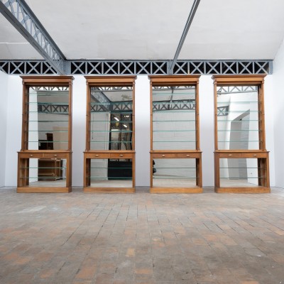 Anciens meubles de pharmacie - France 1920