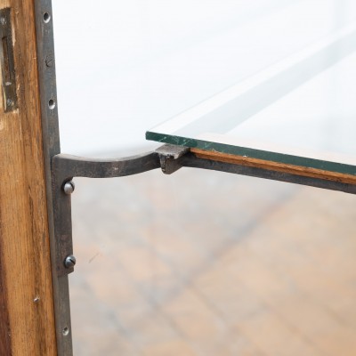 Ancienne vitrine de musée en chêne -  Début XXème