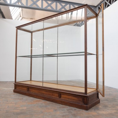 Ancienne vitrine de musée en chêne -  Début XXème