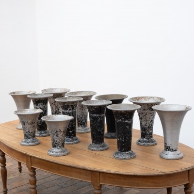 Ensemble de vases de fleuriste anciens – France