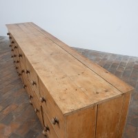 Grand meuble à tiroirs en pin - 1900