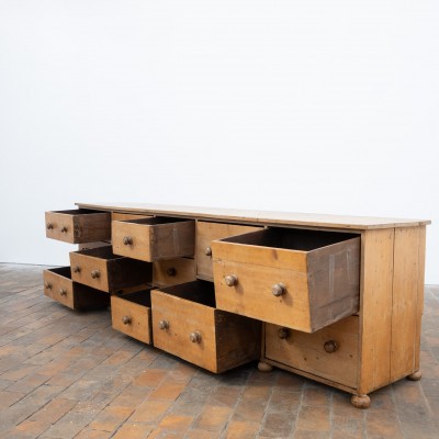 Grand meuble à tiroirs en pin - 1900