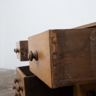 Grand meuble à tiroirs en pin - 1900