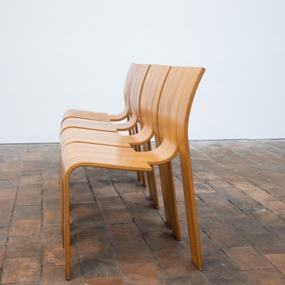 Ensemble de 4 Chaises Strip de Gijs Bakker et sa table. Produit proposé par ECLECTIQUE ANTQUE