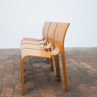 Ensemble de 4 Chaises Strip de Gijs Bakker et sa table. Produit proposé par ECLECTIQUE ANTQUE