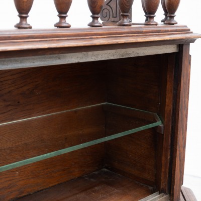 Exceptional pharmacy counter – France 1900