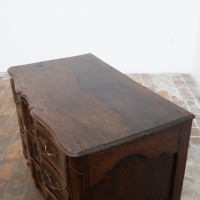 Commode Louis XV en noyer - XVIIIème