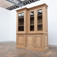 Bibliothèque vitrine en chêne brut – XXème