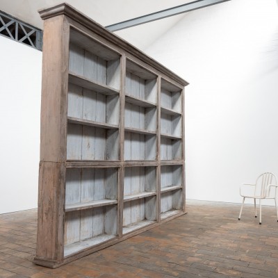 Grand meuble d’épicerie en bois peint — début XXème