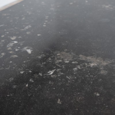 Commode en noyer et marbre noir - France XIXème