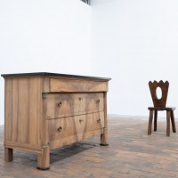 Commode en noyer et marbre noir - France XIXème