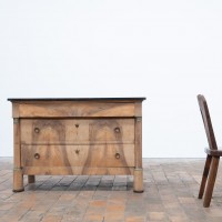 Commode en noyer et marbre noir - France XIXème