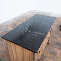 Commode en noyer et marbre noir - France XIXème