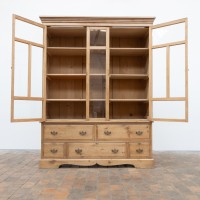 Grande vitrine de présentation en bois — début XXème