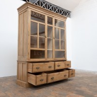Grande vitrine de présentation en bois — début XXème