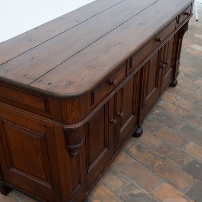 ANTIQUE RESTAURANT SIDEBOARD IN PITCH PINE — EARLY 20TH CENTURY