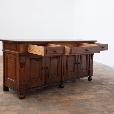 ANTIQUE RESTAURANT SIDEBOARD IN PITCH PINE — EARLY 20TH CENTURY