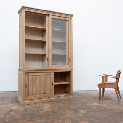 Bibliothèque en chêne à portes coulissantes – Début du XXe siècle