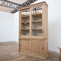 Bibliothèque en chêne à portes coulissantes – Début du XXe siècle