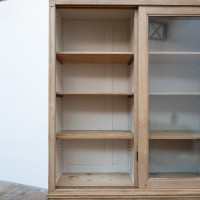 Bibliothèque en chêne à portes coulissantes – Début du XXe siècle