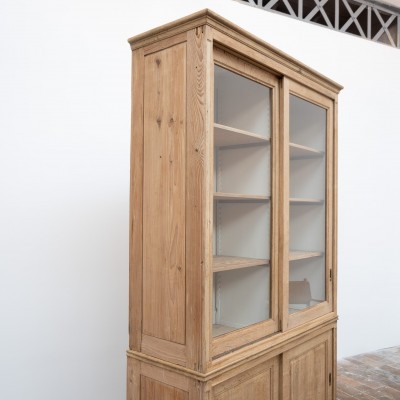 Bibliothèque en chêne à portes coulissantes – Début du XXe siècle