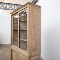 Bibliothèque en chêne à portes coulissantes – Début du XXe siècle