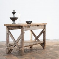 Ancienne table d’atelier à entretoises croisées – Début du XXe siècle