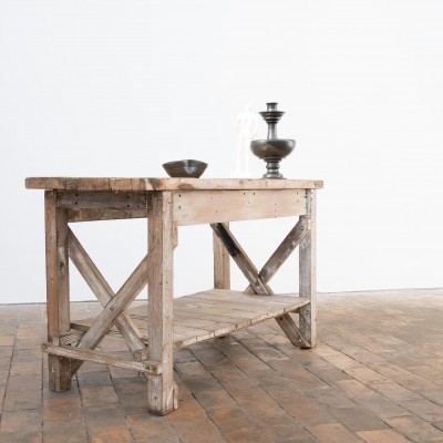 Ancienne table d’atelier à entretoises croisées – Début du XXe siècle