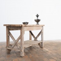 Ancienne table d’atelier à entretoises croisées – Début du XXe siècle