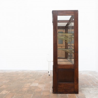 ANTIQUE WOOD, GLASS AND BRASS SHOP DISPLAY CABINET – EARLY 20TH CENTURY
