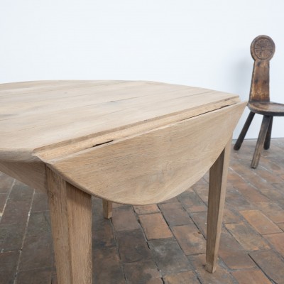 Table ronde ancienne à abattants en chêne – XIXe siècle