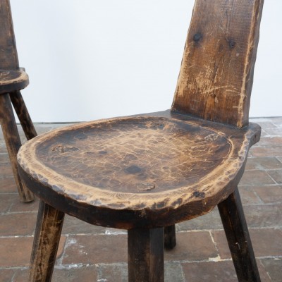 Paire de chaises Art Populaire en bois sculpté – XIXe siècle
