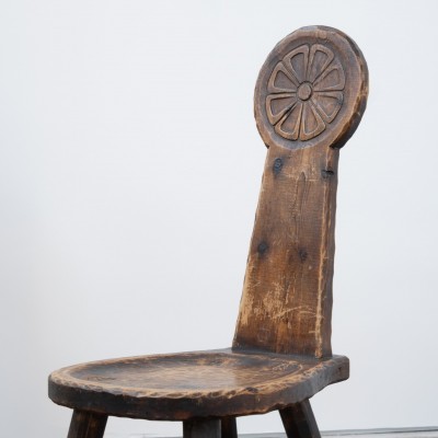 Paire de chaises Art Populaire en bois sculpté – XIXe siècle