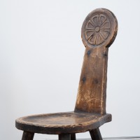 Paire de chaises Art Populaire en bois sculpté – XIXe siècle