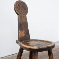 Paire de chaises Art Populaire en bois sculpté – XIXe siècle