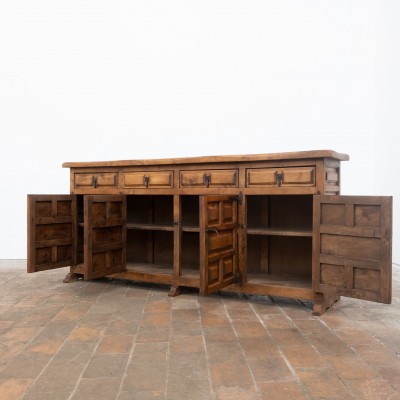 Buffet espagnol à panneaux sculptés - XXème