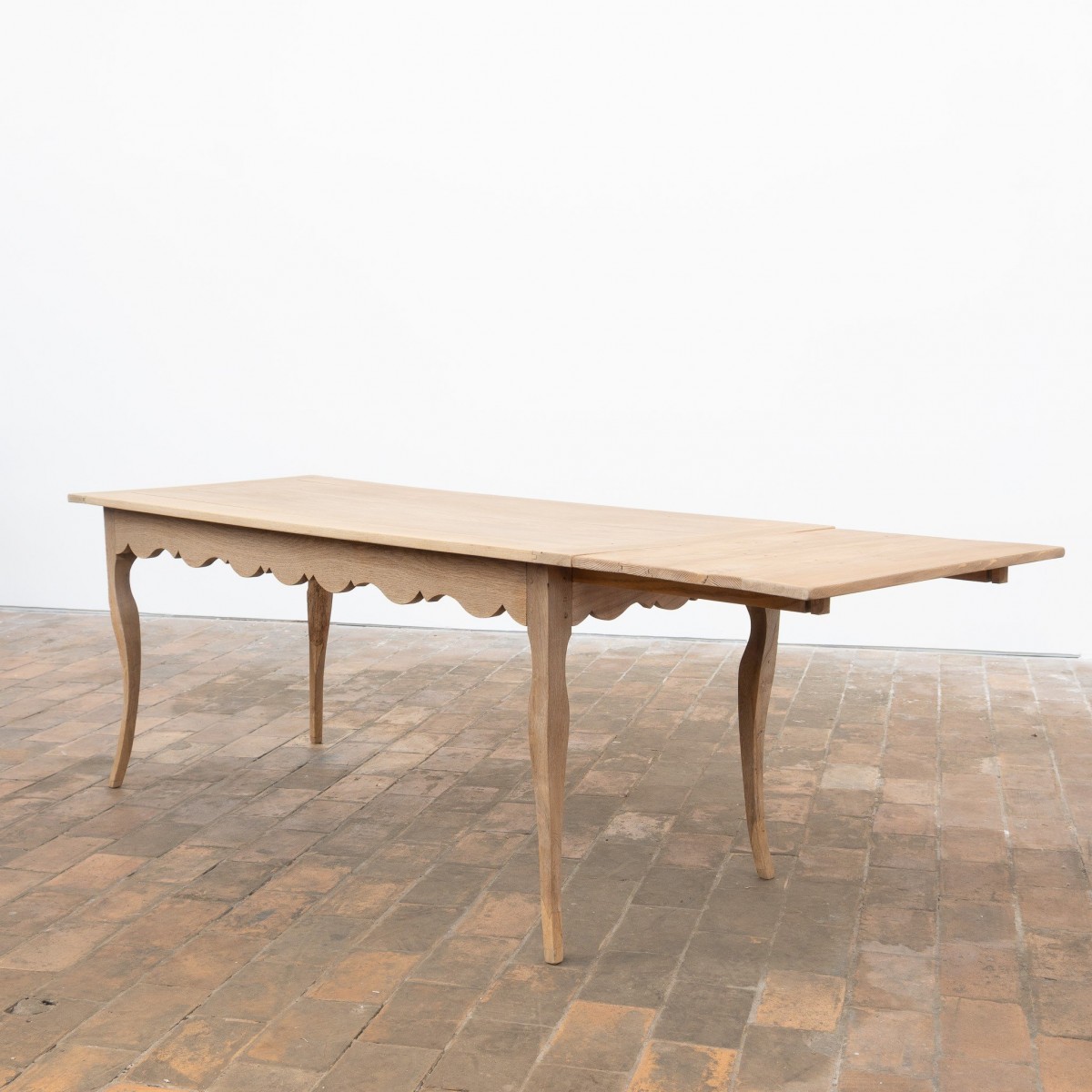 Ancienne table de ferme en chêne à rallonge – XIXe siècle