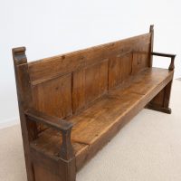 Ancien banc en bois à dossier panneauté – XIXe siècle