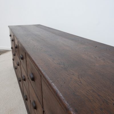 Meuble à tiroirs en chêne — début XXème