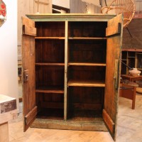 Ancienne armoire industrielle en bois