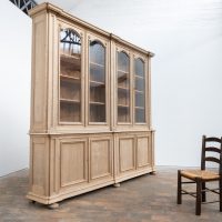 Grande bibliothèque vitrée en chêne – XIXe siècle