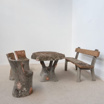 Ensemble de jardin en béton imitation tronc d’arbre - 1970