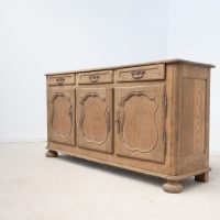 Enfilade en chêne sculpté du XVIIIe siècle