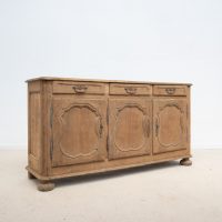 Enfilade en chêne sculpté du XVIIIe siècle
