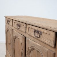 Enfilade en chêne sculpté du XVIIIe siècle