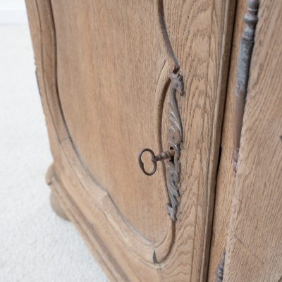 Enfilade en chêne sculpté du XVIIIe siècle