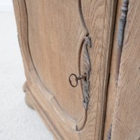Enfilade en chêne sculpté du XVIIIe siècle